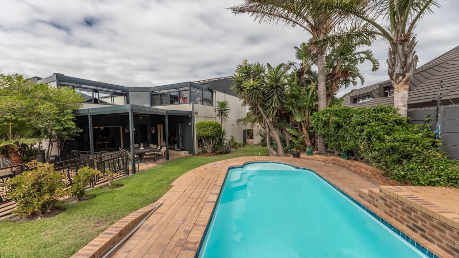 5 Bedroom Property for Sale in Flamingo Vlei Western Cape